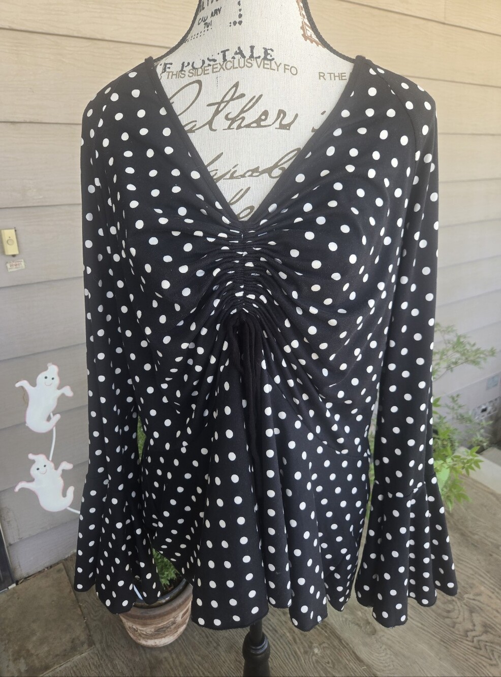 The Pyramid Collection Black & White Polka Dot V-Neck Ruched Peplum Top. Size1XL - Picture 7 of 9
